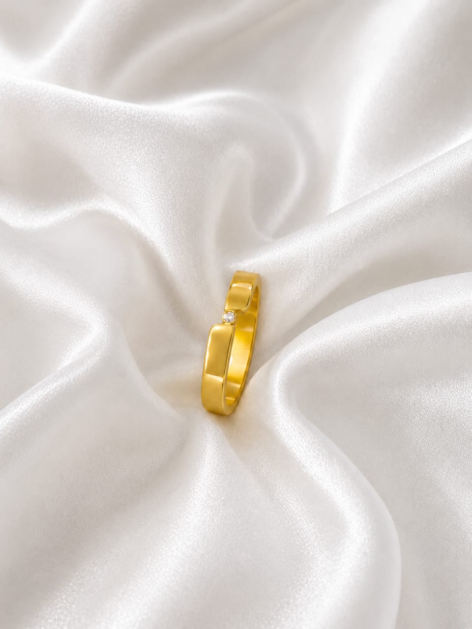 Minimal Gold Pearl Ring – Stainless Steel