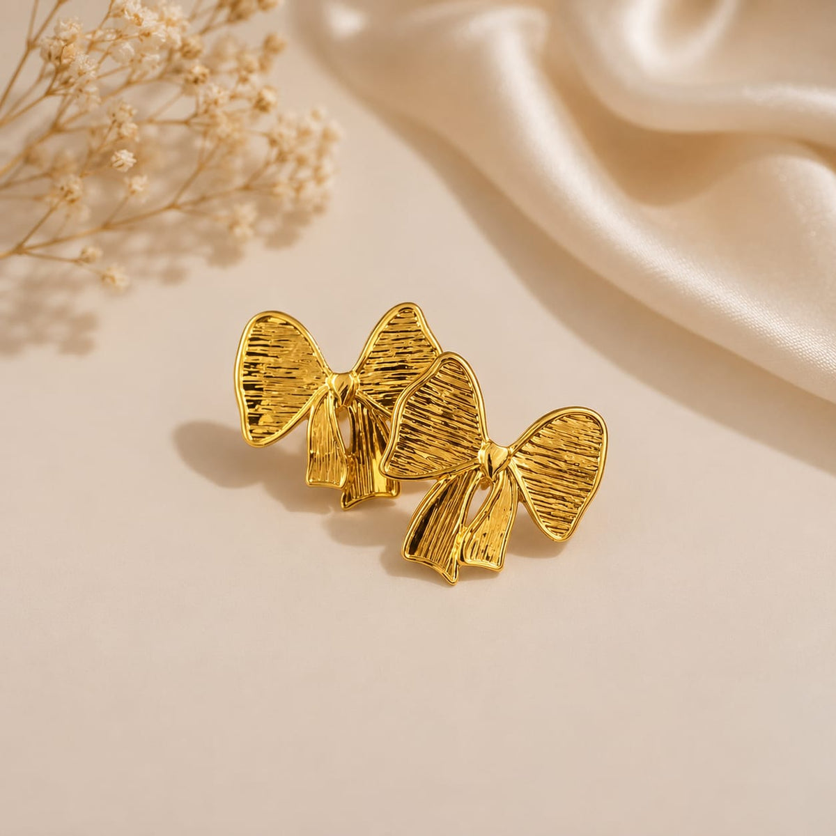 Bow earrings